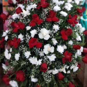 Arreglo floral con 30 rosas importadas